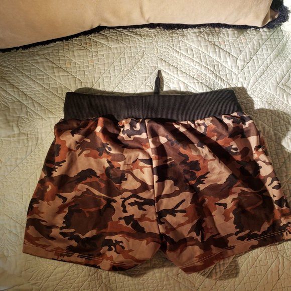 Barcode Berlin  Camo Shorts - Picture 2 of 3